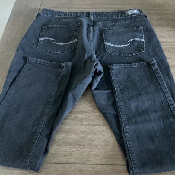 Signature Levi Strauss & Co. “The Skinny” Black Jeans - Picture 5 of 5